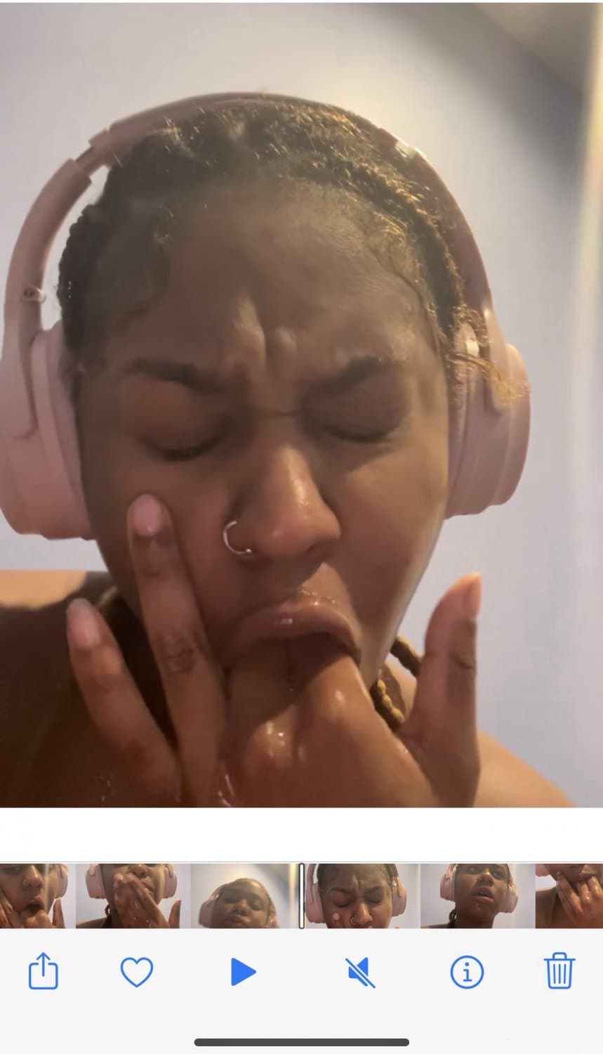 Detroit thot fingering asshole & sucking fingers after