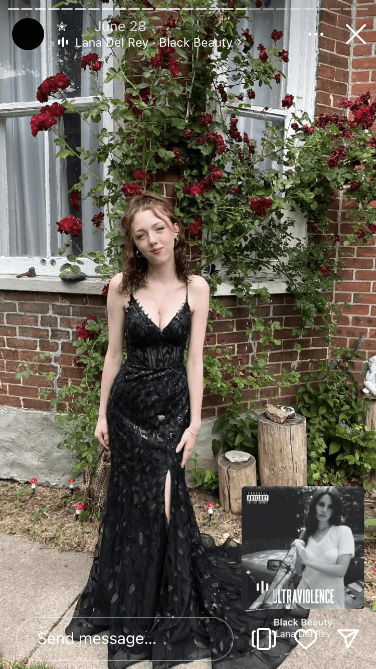 Sexy sluts Halloween ???