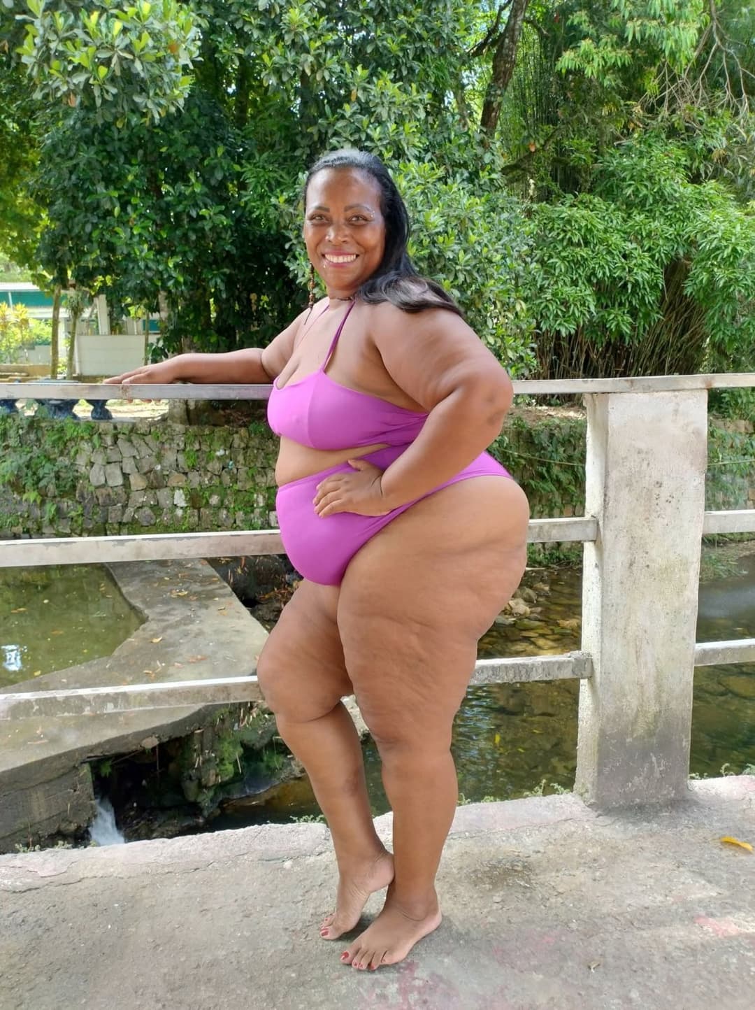 Click to view full size LATINA THICK JUICY CHUNKY SSBBW BIG ASS BOOTY