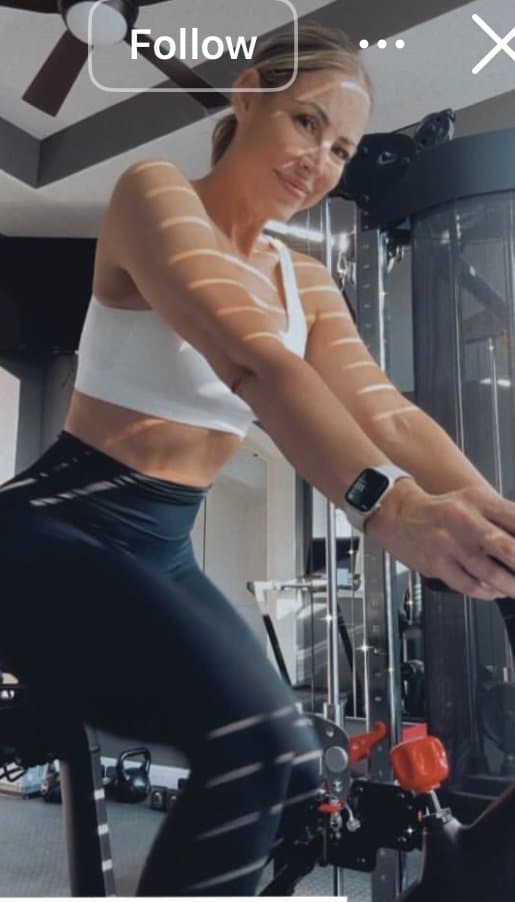 Click to view full size TikTok thick milf Robyn Fields