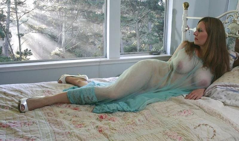 Roni C - A Very Classy Milf. tps