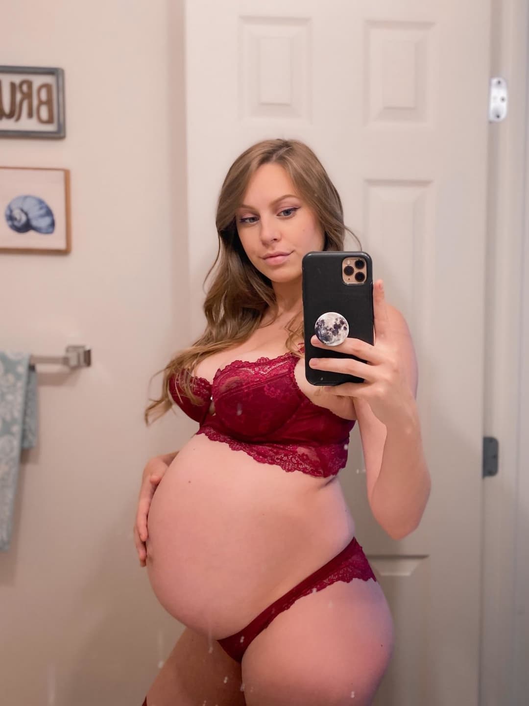 The hottest pregnant milf I’ve ever seen