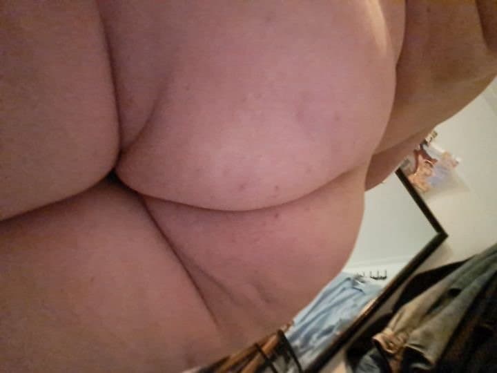 Fat pig whore mom from kik getting posted