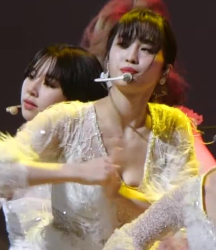 Goddess Milkers and Squirters Momo