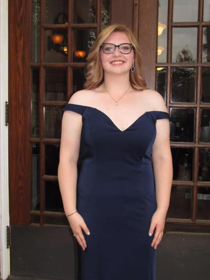 Freshly 18 Jaden shows off in nude selfies