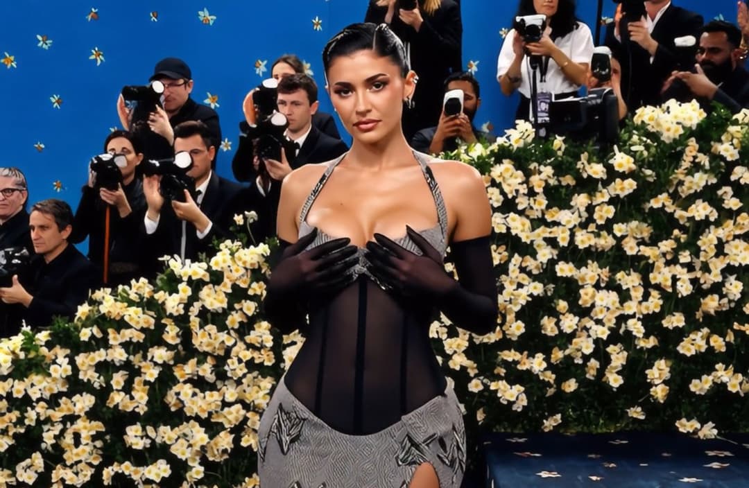 Kylie BTS groped at public Event Hot Sex AI ???