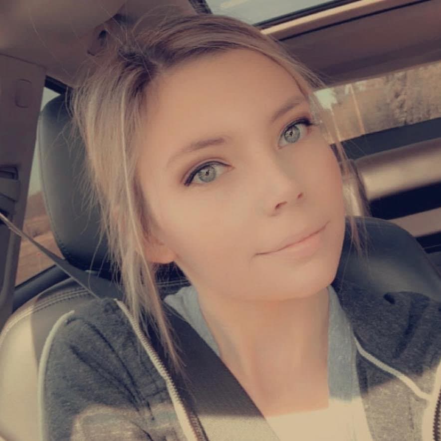 Iced out slut ex is horny 24/7 ready to be a slut