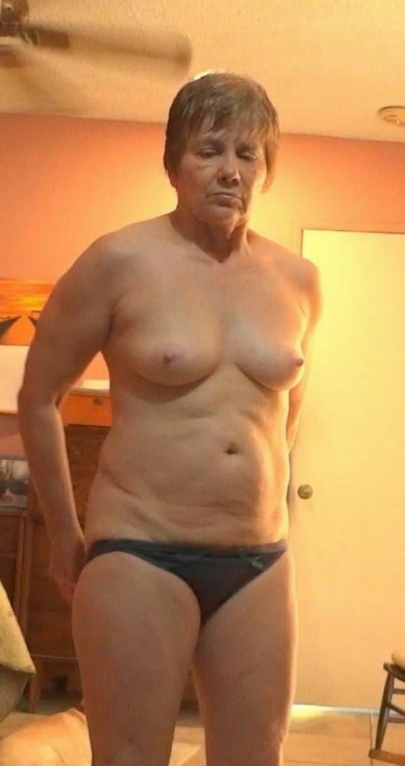 Click to view full size Danielle mature lady posing for you