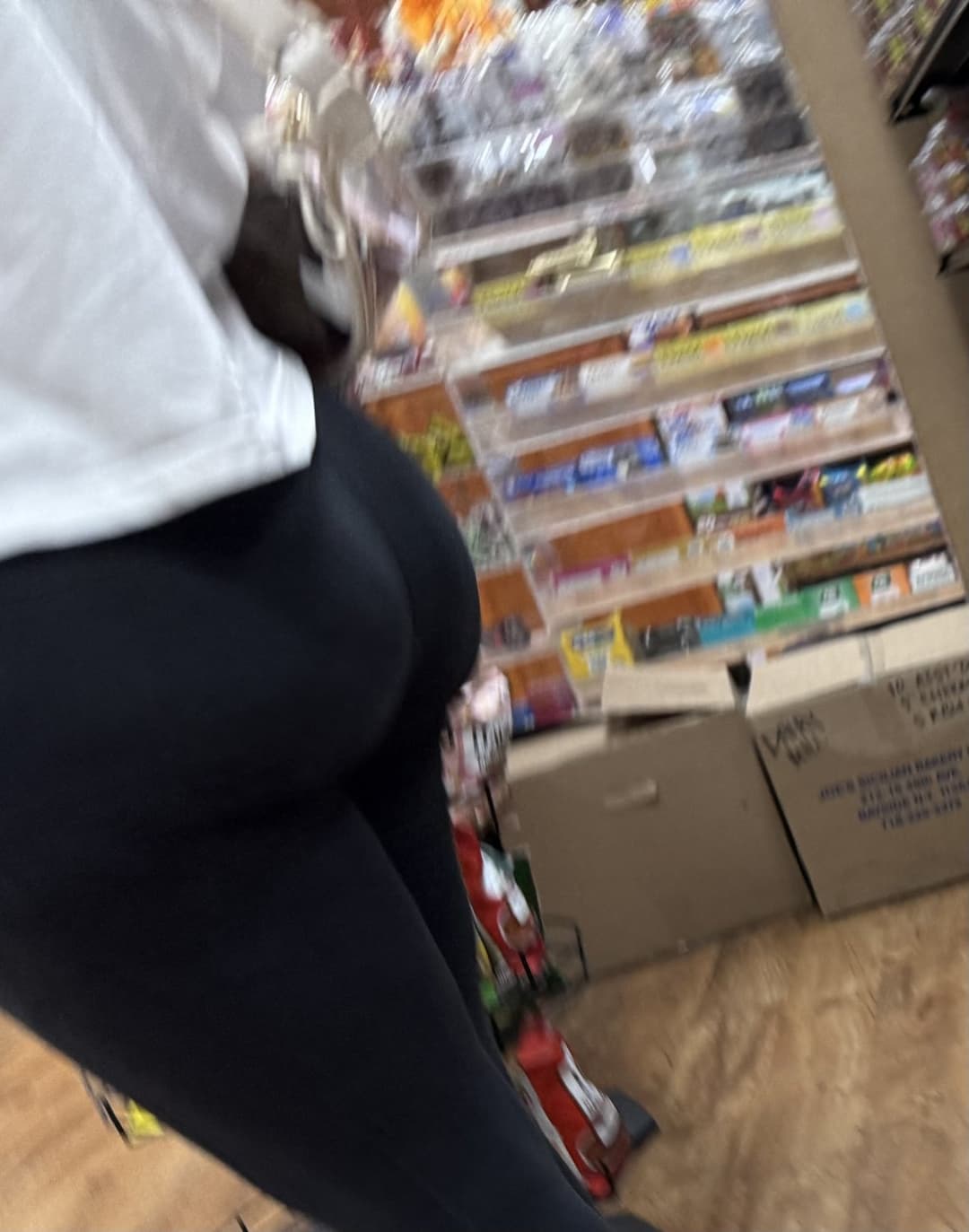 Thick booty Latina in tights