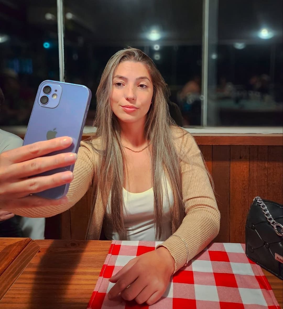 Click to view full size mais uma q perdeu o iphone e teve a intimidade exposta