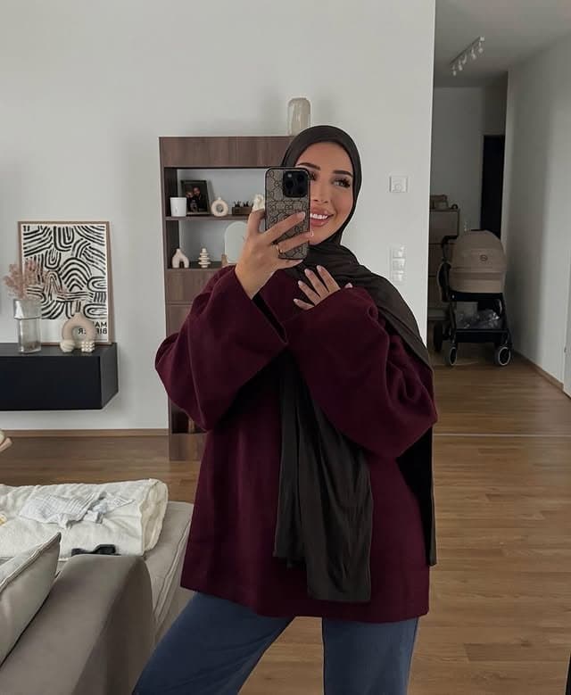 Arab hijabi girl with nice feet and soft boobs - hijab from austria