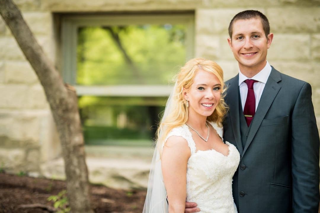 Small tits girl showing boobs at GGW