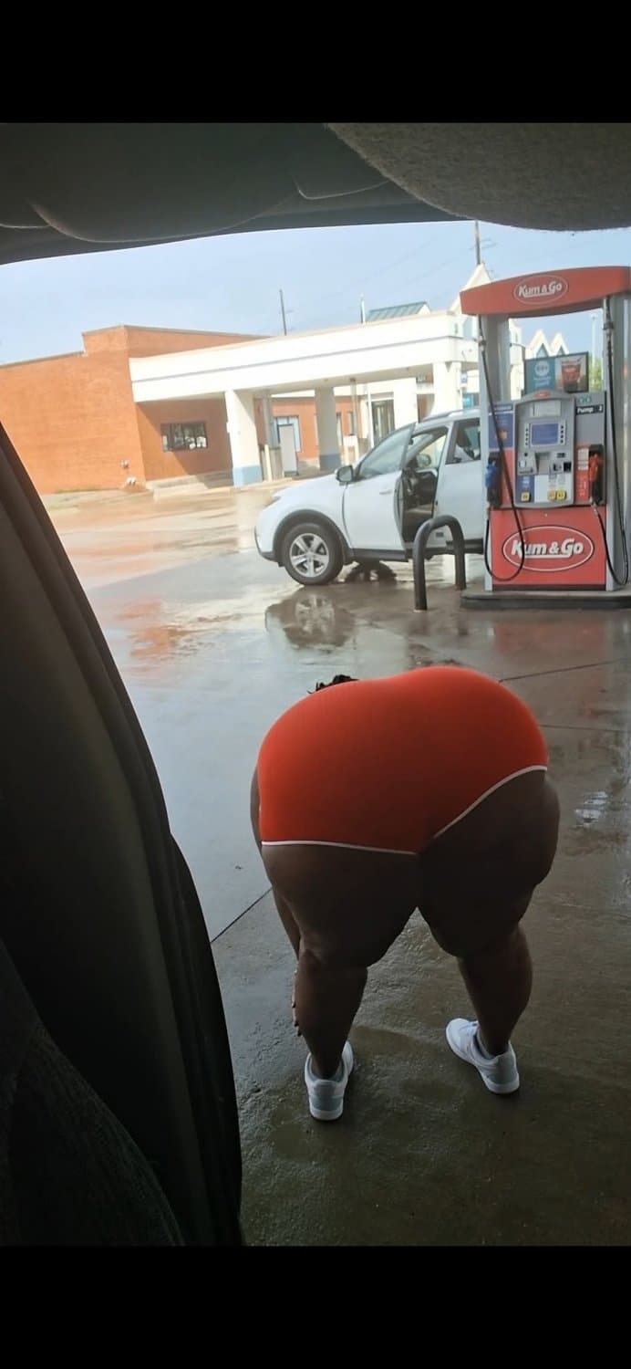 HUGE THICK MEGA EBONY BBW BUG OLE JUICY ASS BOOTY