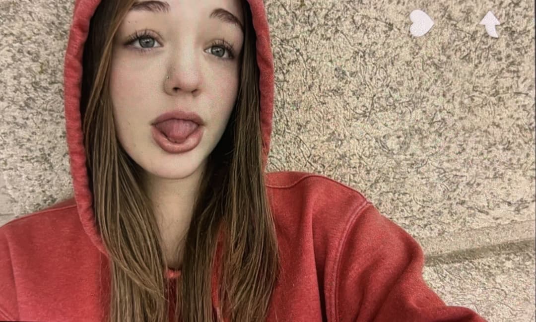 Horniest thick white teen snapchat slut gets her nudes leaked! Dumb Webslut fuck meat