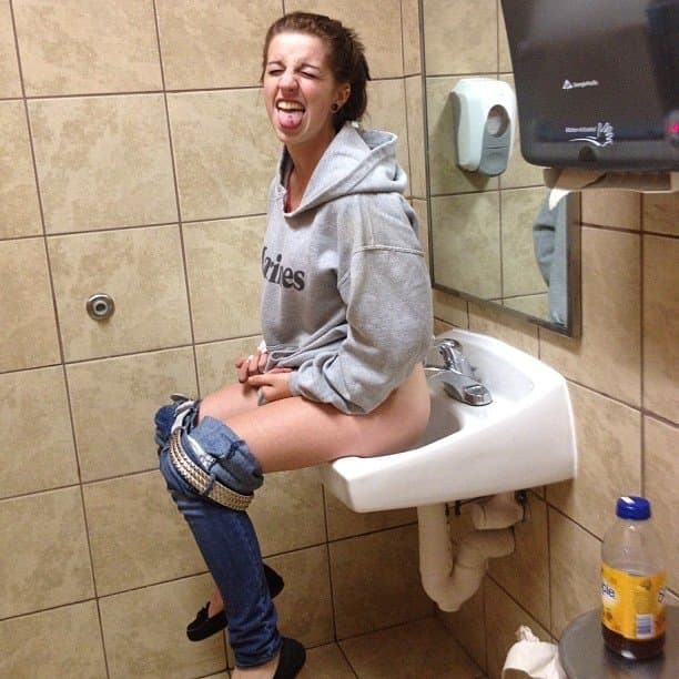 Pissing girls ❤️❤️