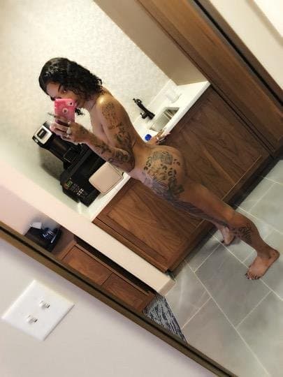 Click to view full size Homegrownfreaks 5 do you know her??