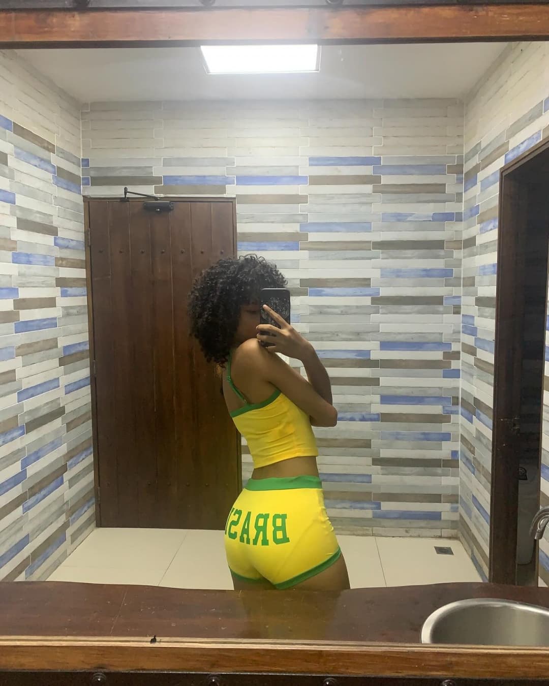 2 PUTAS MORENAS EN BIKINI (DIA 5) 1 DIA 1 PUTA HASTA ENCONTRAR A YADIRA