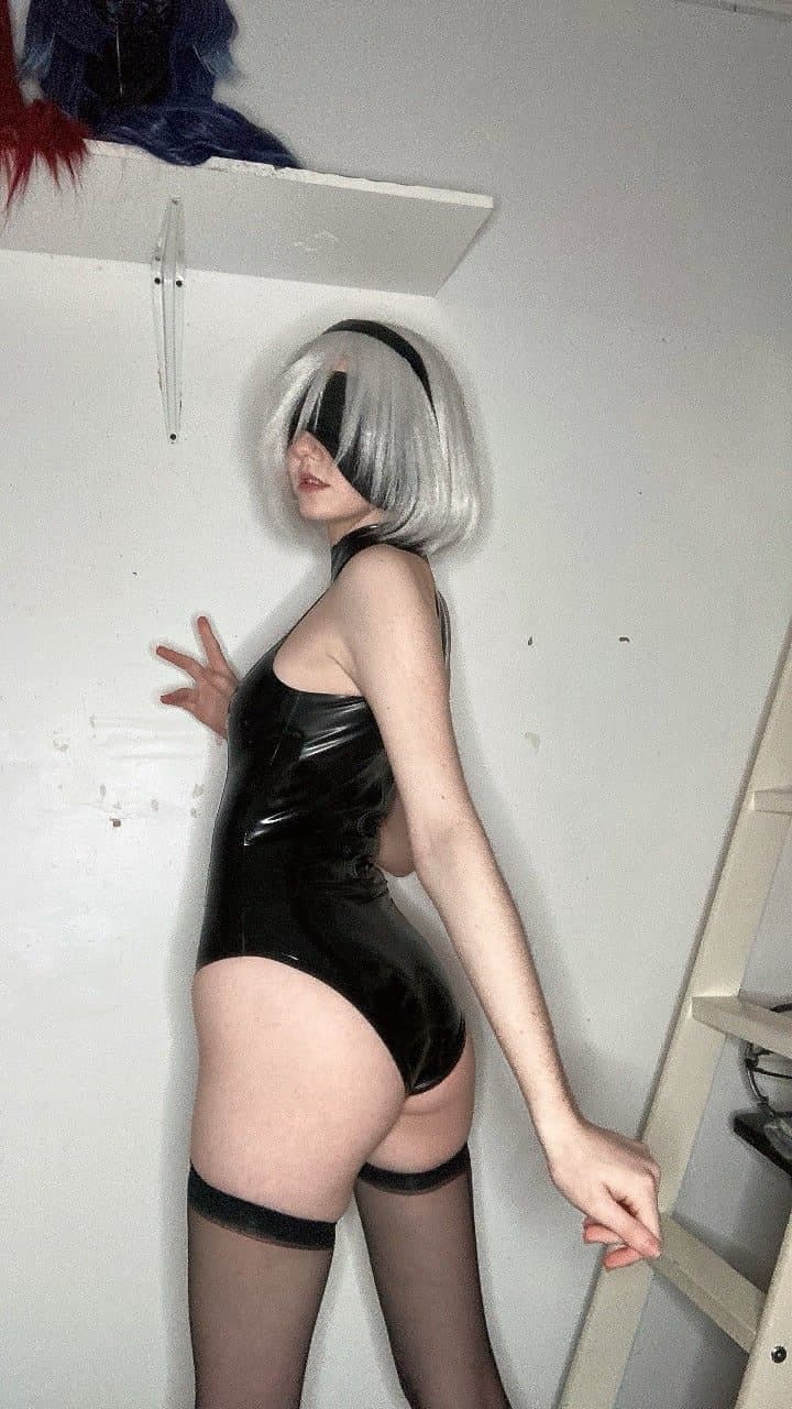 Click to view full size Some 2b cosplays