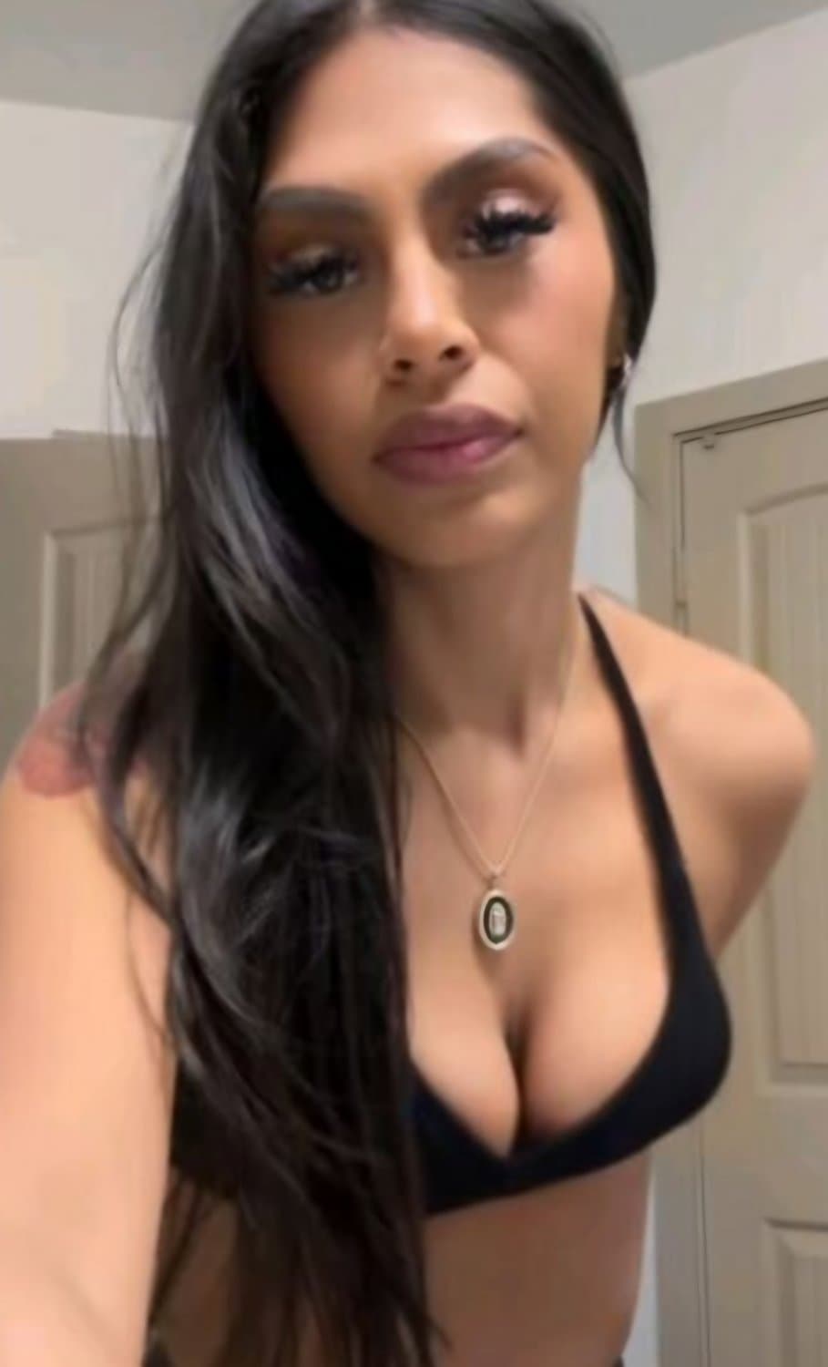 Sexy Latina MILF, Pregnant, Feet, Fit, Comments Welcomed.