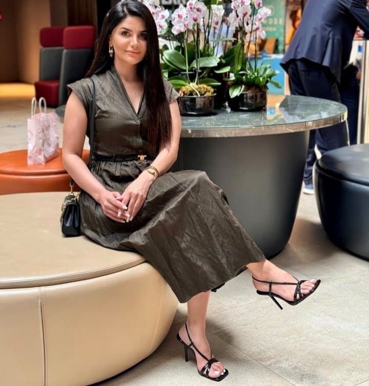 Sexy glamour feet pedicure woman