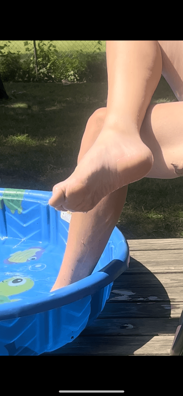 Click to view full size Step-moms archy feet