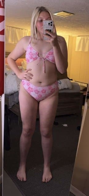 which is best outfit for the pool?