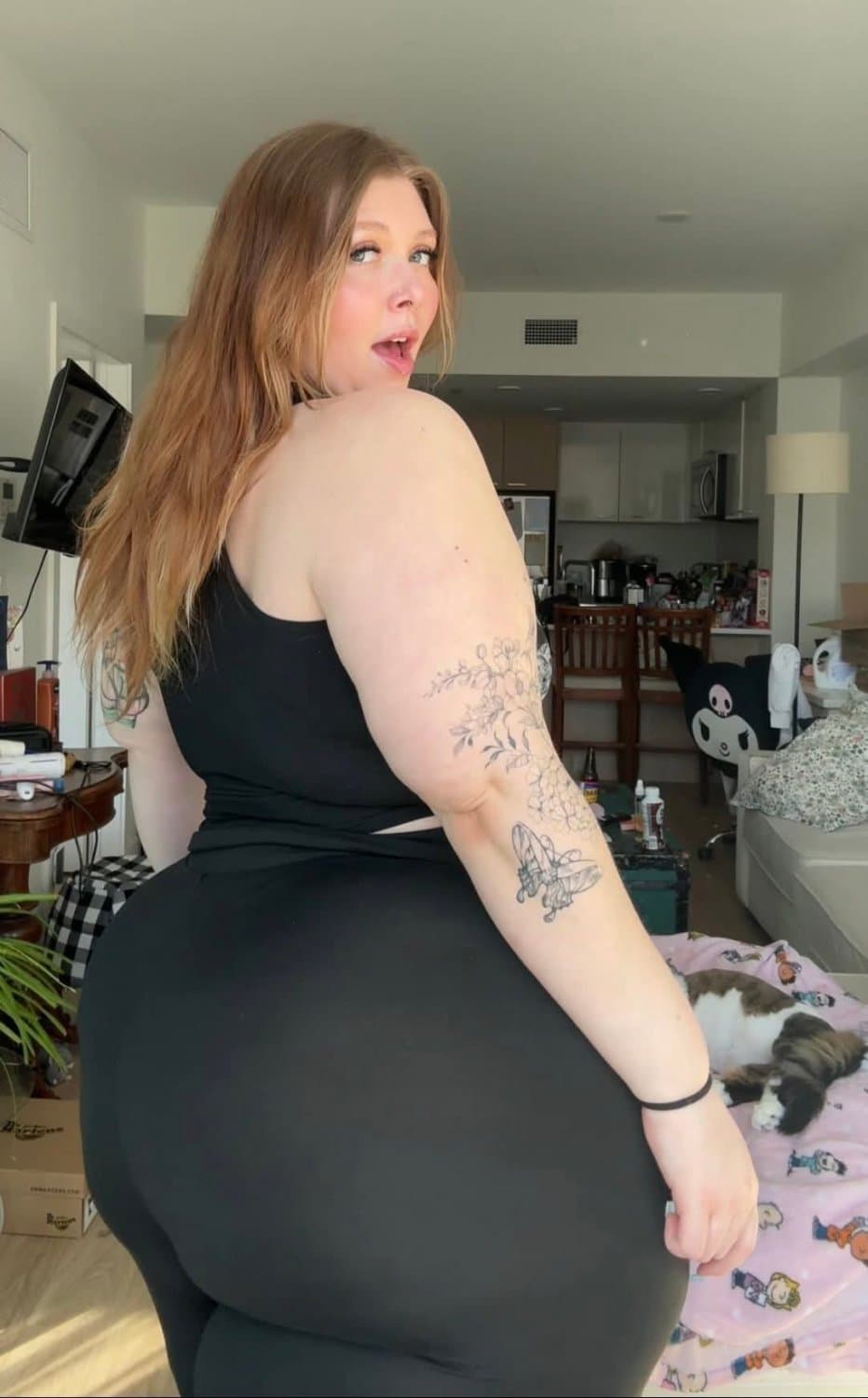 Click to view full size MASSIVE HUGE ASS SSBBW