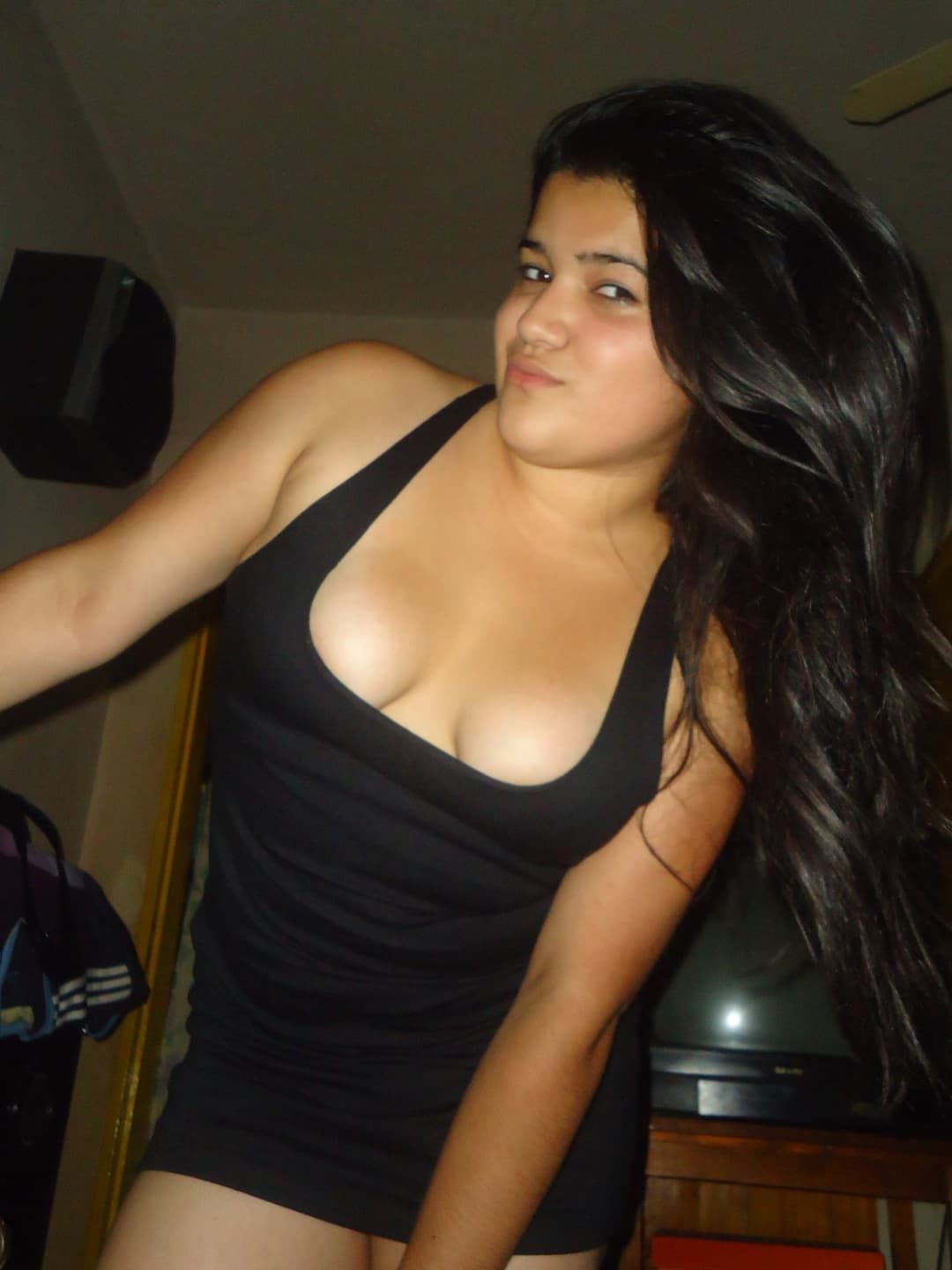 Cin mostrando las tetas