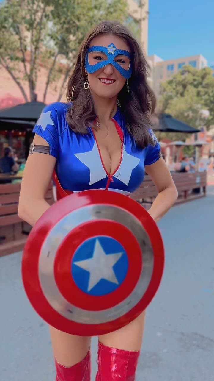 sUPERHEROINE SEXY OF  mARVEL