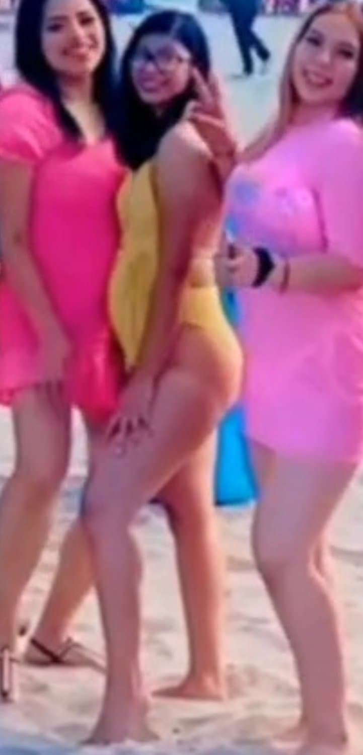 Click to view full size Bffs?❤️