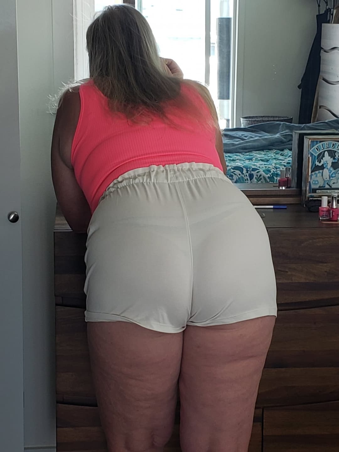 Mature Slut fuck younger cocks