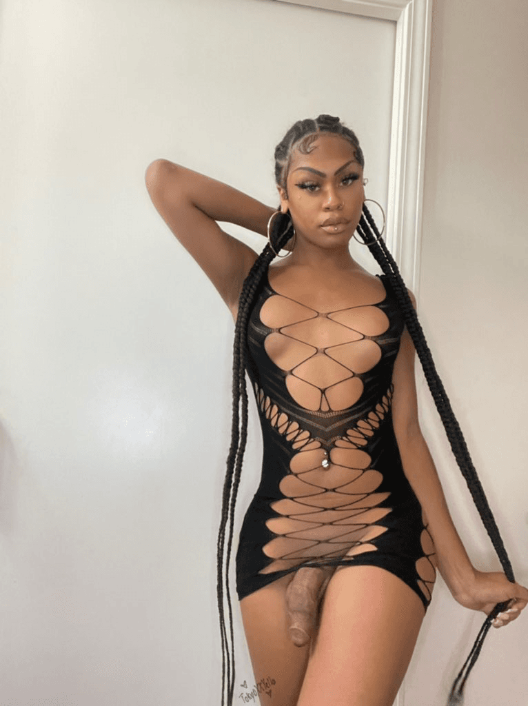 Lindas trans pauzuda de mini saia 01