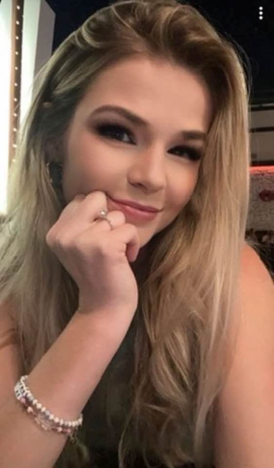 Barbie doll slut sam, 24 FL, shows her whole body