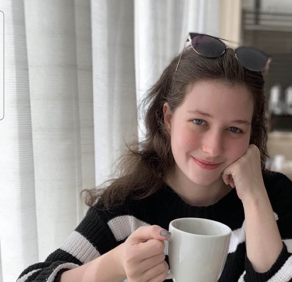 Click to view full size BIG ASS/ANGEL face -Risk of falling in love