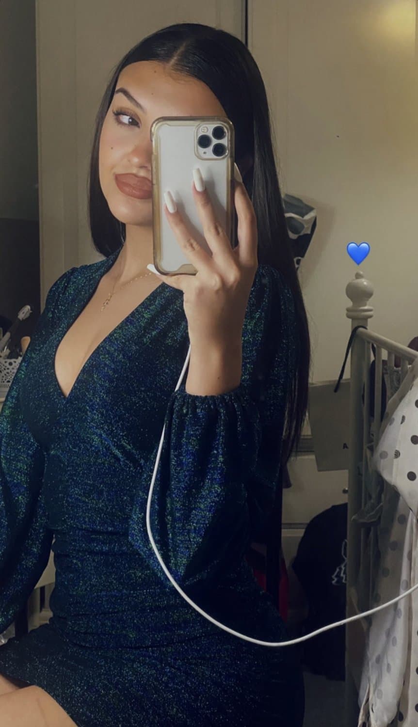 Ainara chinea, una puta ninfomana cuyo único talento es levantar pollas y ser una cerda