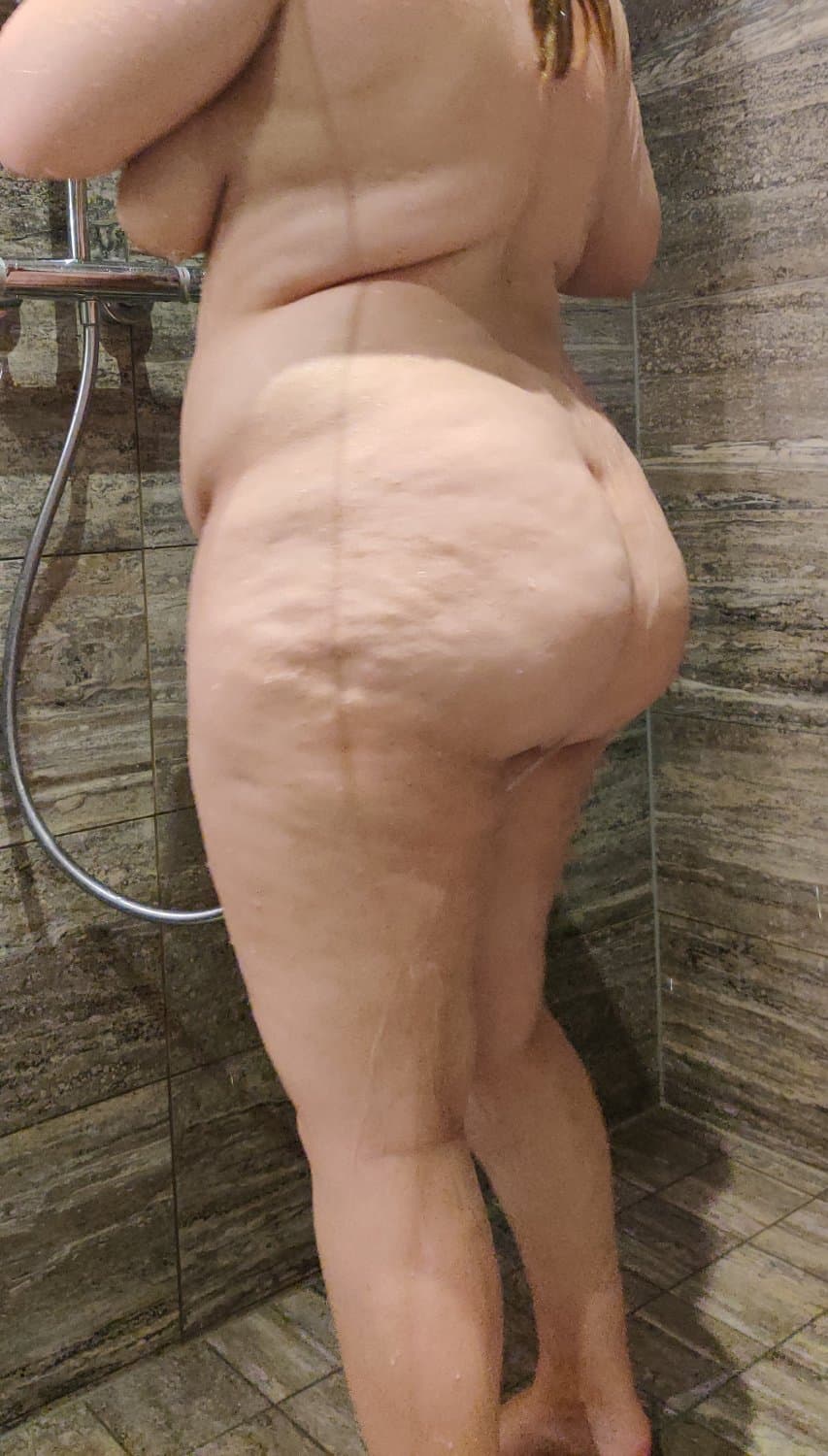 Shower Voyeur Fat Ass Chubby PAWG