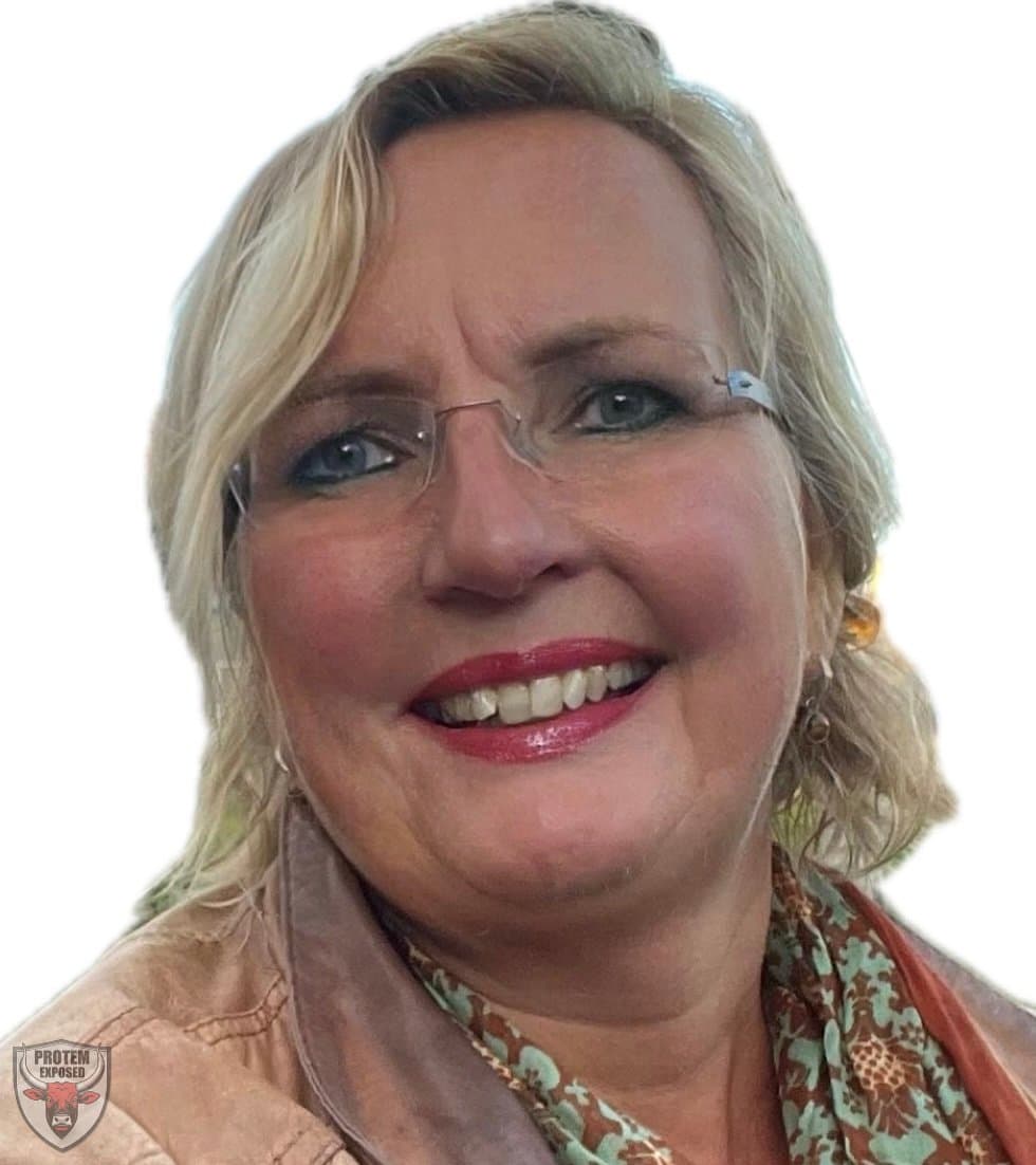 Dutch hotwife Anna spreading & dildoing pt2