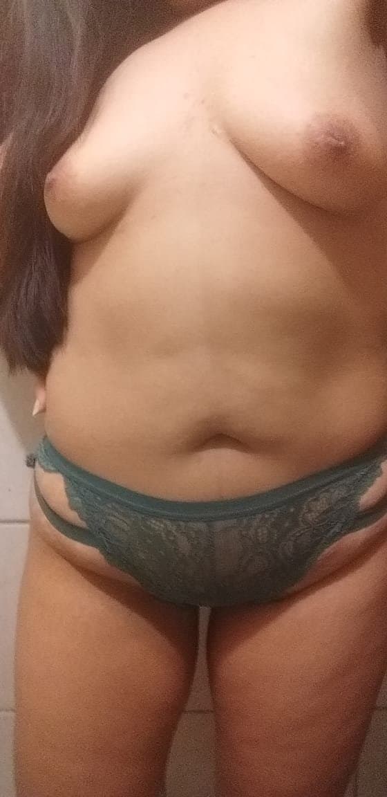 Tetas en calzon encaje