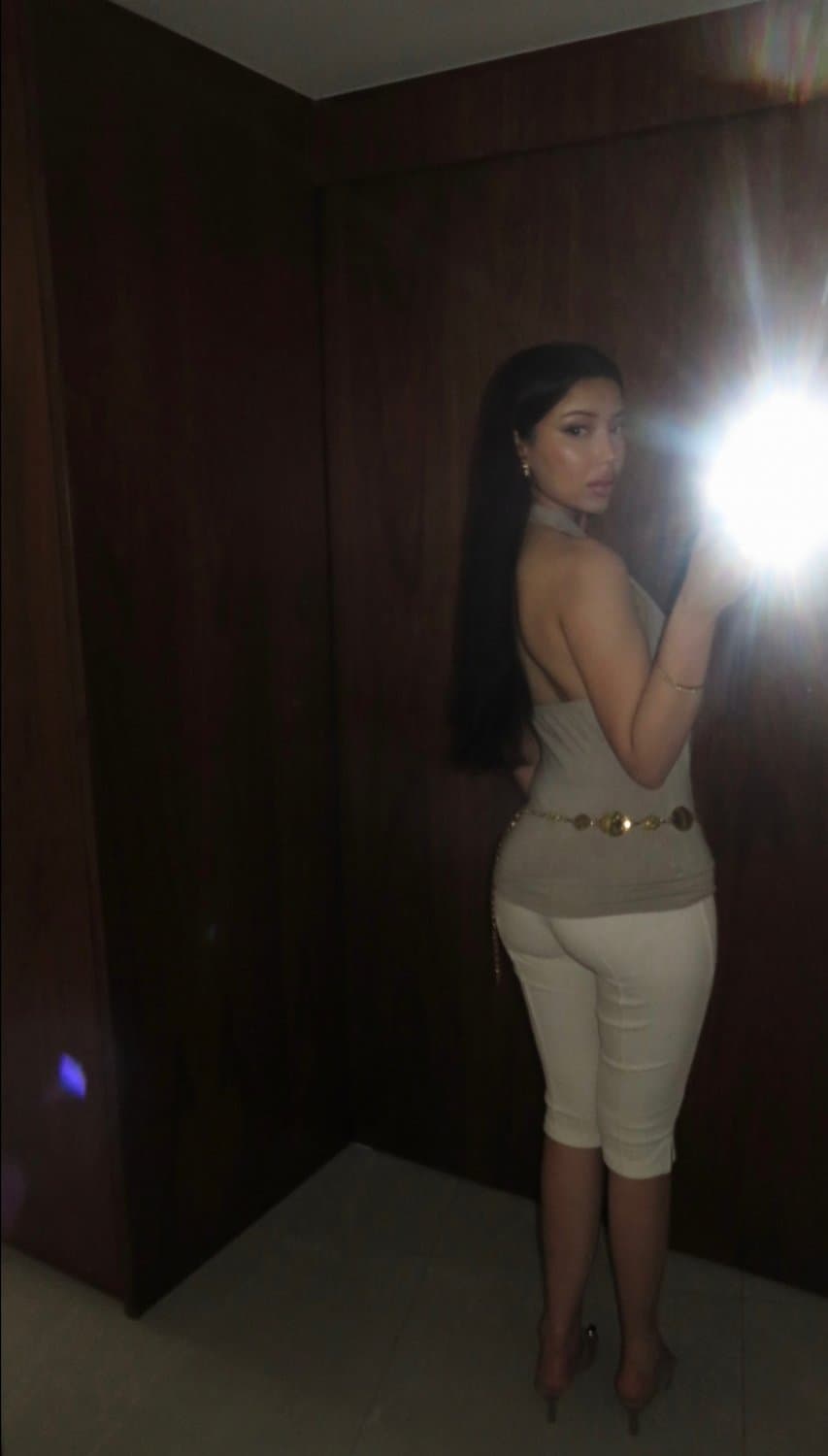 abg on a holiday suite leaks