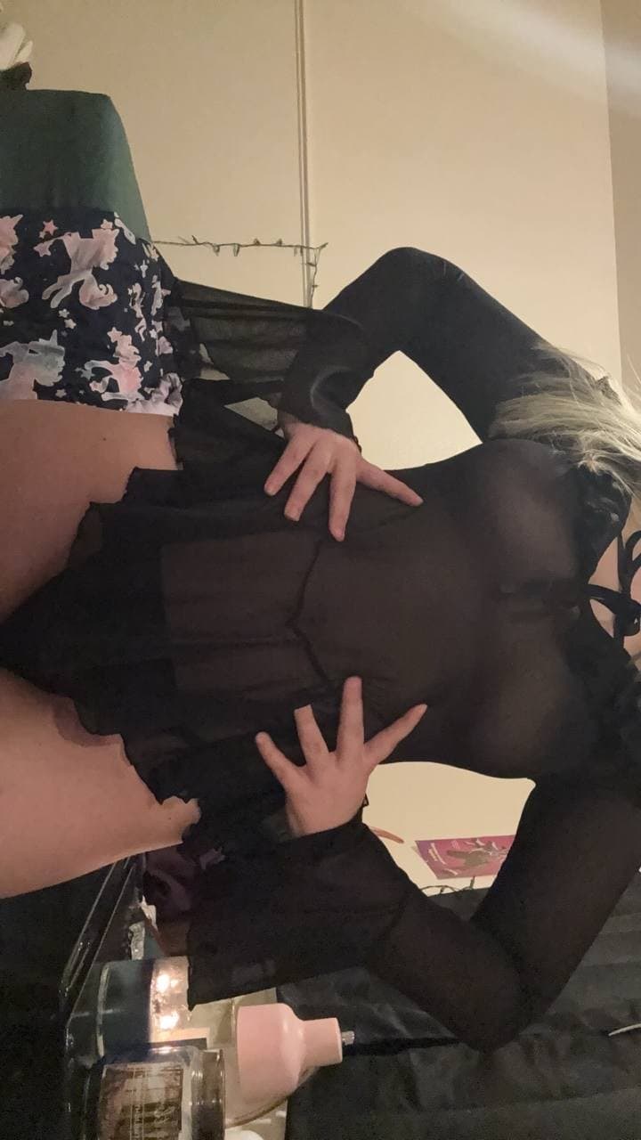 Lonely white girl needs some real dick