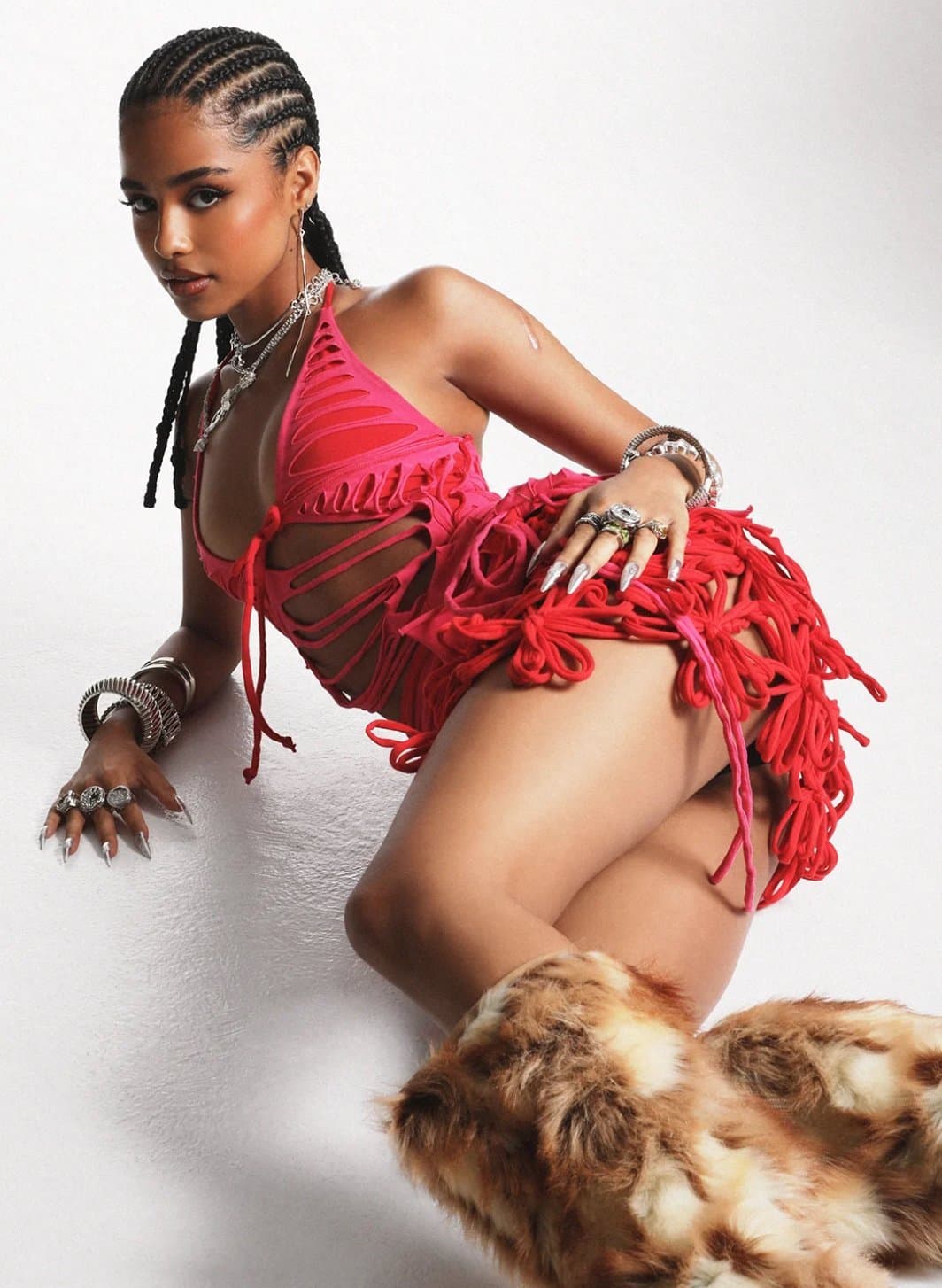 Click to view full size Sexy South African Artist Needs Cum!