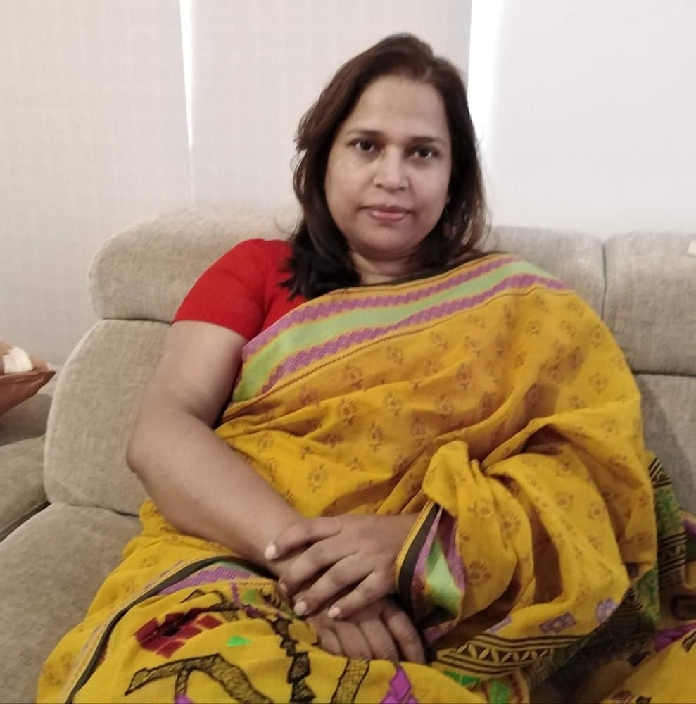 Voluptuous bhabhi from Dhaka, Bangladesh. No one could resist to pound this bhabhi????