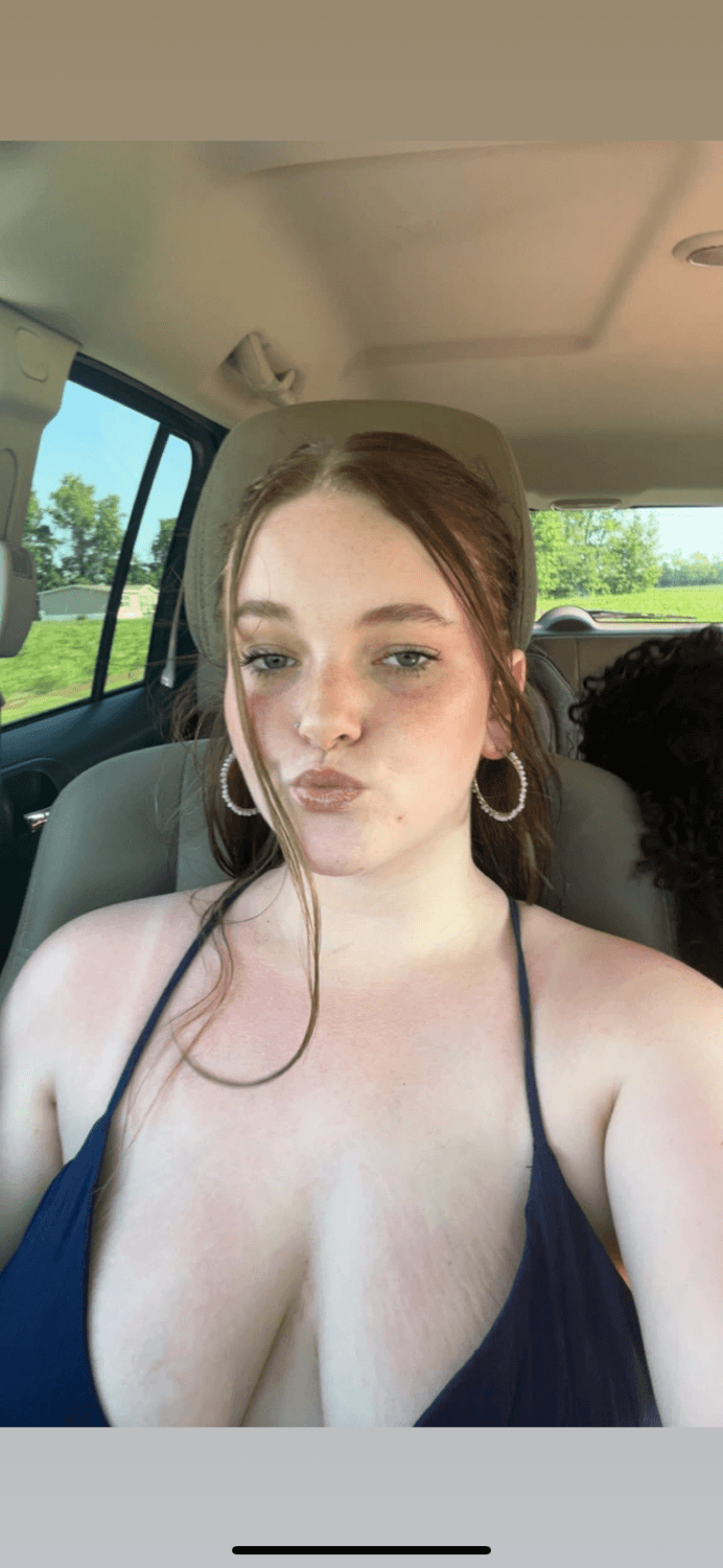 Big booty white girl only loves black dudes