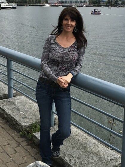 Catholic MILF Dee Is A Whore! (Penance Needed)