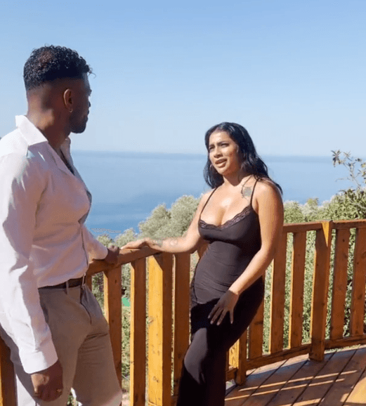 Pakistani girl With landlord And Do Something