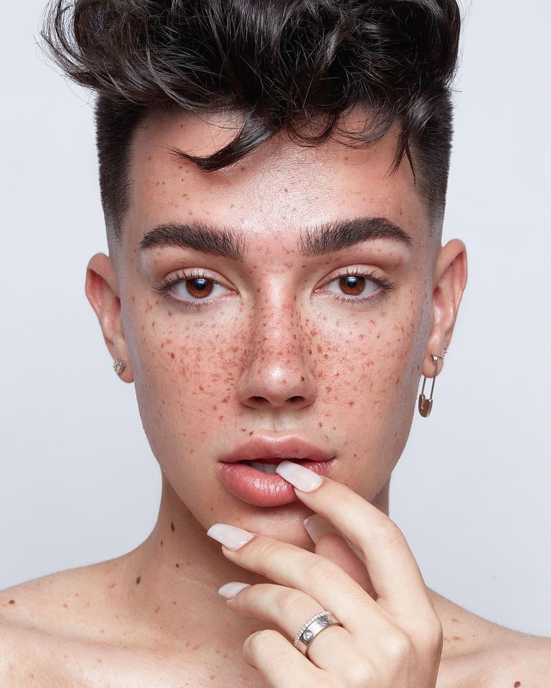 James Charles kinda…?