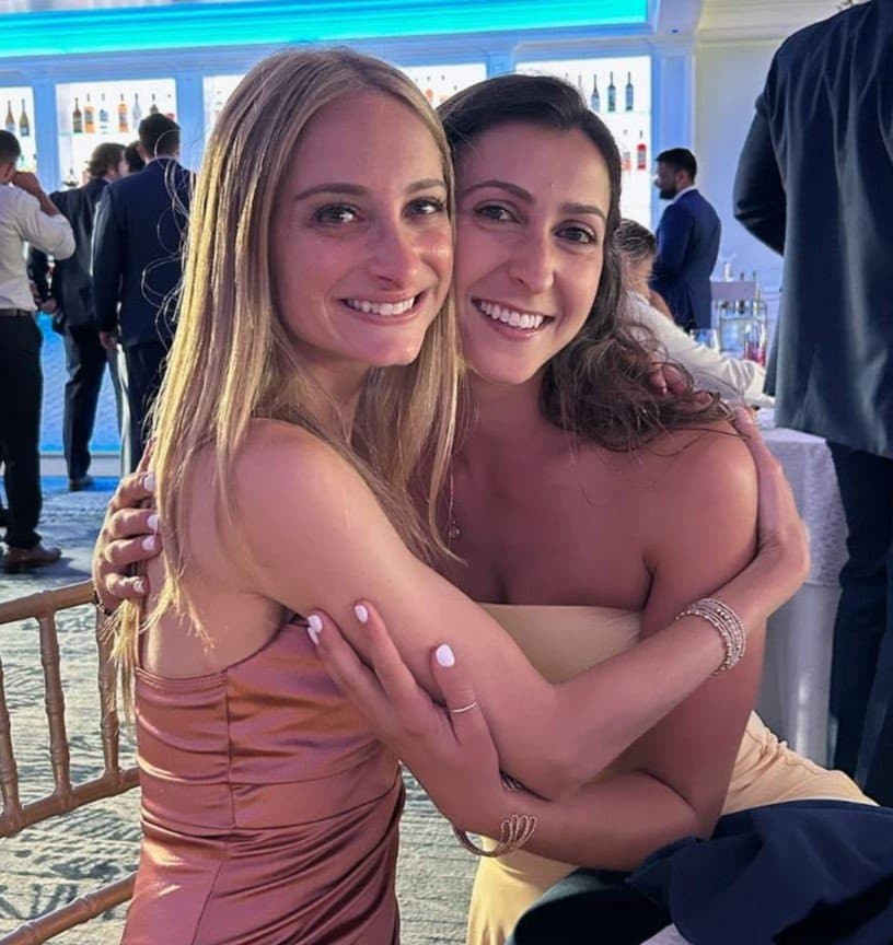 hot white lesbian friends kiss undress(DM ME FOR REQUESTS) AI #190