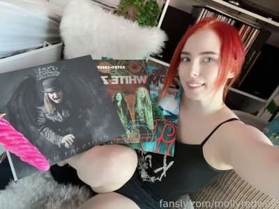 Click to view full size MollyRedWolf