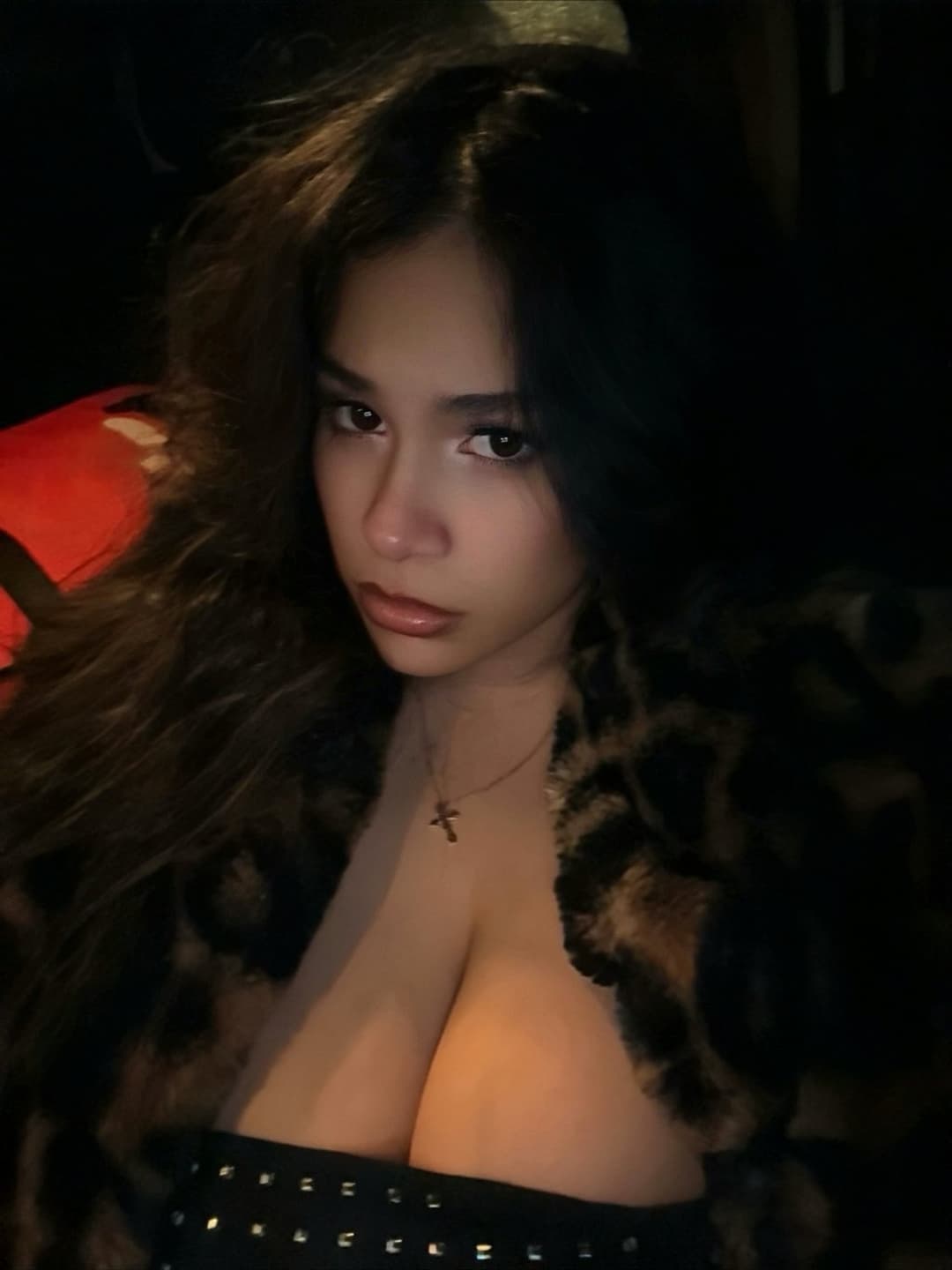 Cheating wives & gf’s with phat ass’s & big tittys ?