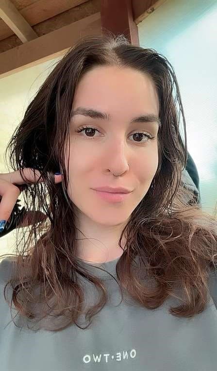 Petite salope belle chatte